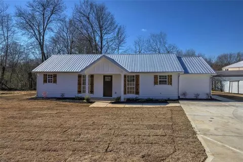 Exterior - 22 School St NE, Rydal, GA 30171 photo 5 of 9