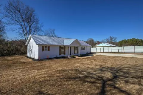 Exterior - 22 School St NE, Rydal, GA 30171 photo 4 of 9