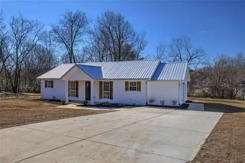 Exterior - 22 School St NE, Rydal, GA 30171 photo 3 of 9