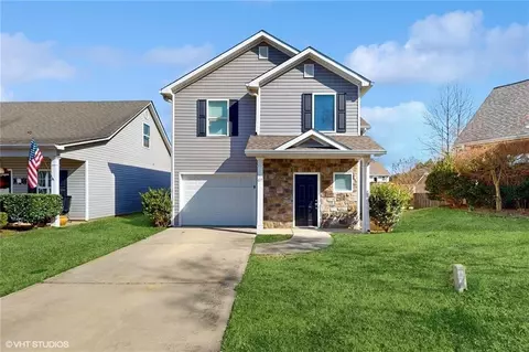 67 Oakbrook Dr SW, Cartersville, GA 30120