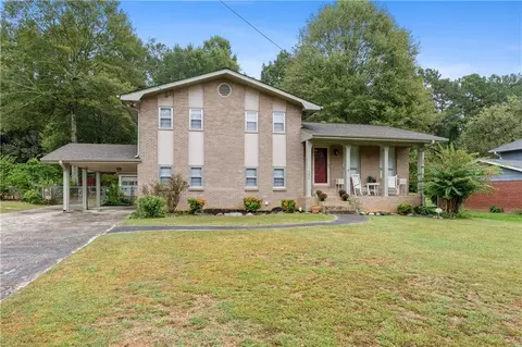 792 Barnesdale Dr, Jonesboro, GA 30236