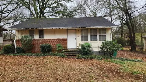 521 Granade Dr, Forest Park, GA 30297
