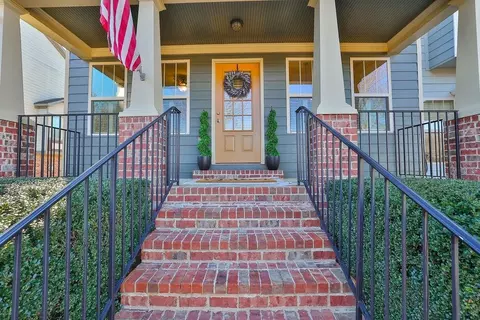 417 Royal Crescent Ln E, Canton, GA 30115