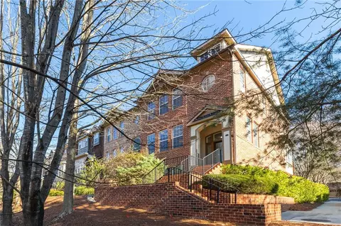 41 High Top Rd, Sandy Springs, GA 30328