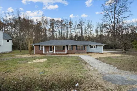 6833 Cherry Cir, Lithia Springs, GA 30122