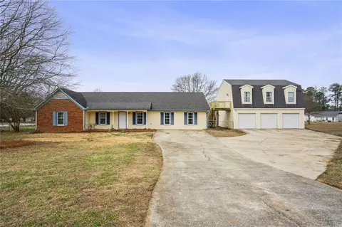 3801 Kingfisher Ct, Loganville, GA 30052
