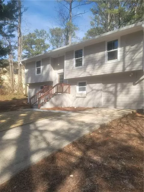 7250 Connell Rd, Fairburn, GA 30213 photo 3