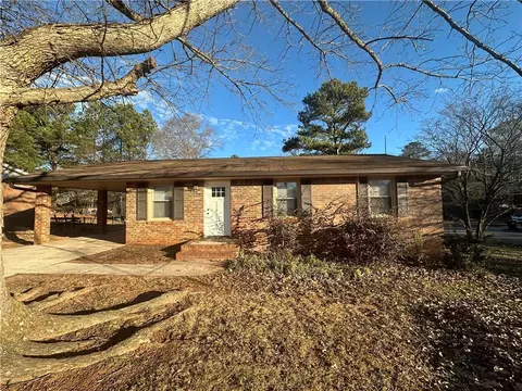 1901 Amberwood Ct, Griffin, GA 30223