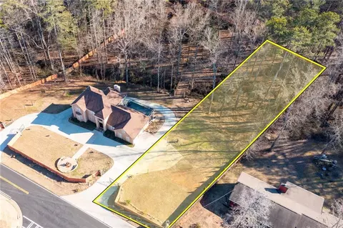2798 Pete Shaw Rd, Marietta, GA 30066