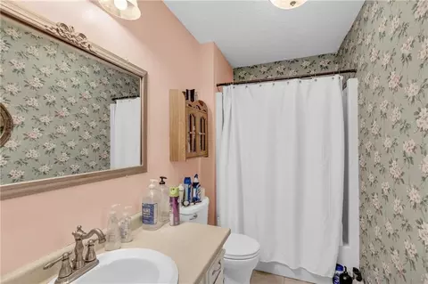 Bath - 3398 Fork Rd, Gainesville, GA 30506 photo 1 of 5