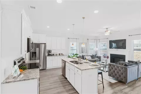 11746 Chatham Dr, Hampton, GA 30228 photo 8