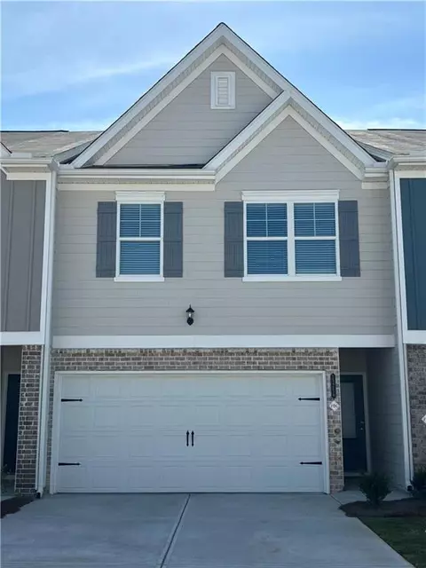 11718 Chatham Dr, Lovejoy, GA 30228
