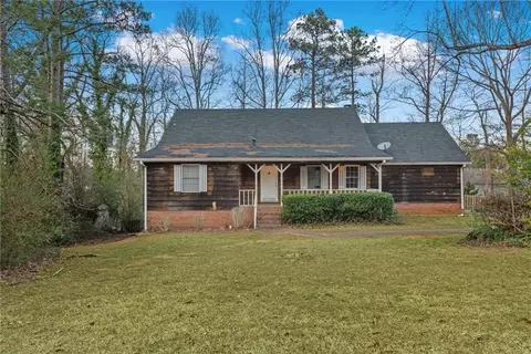 6215 N Summers Cir, Douglasville, GA 30135