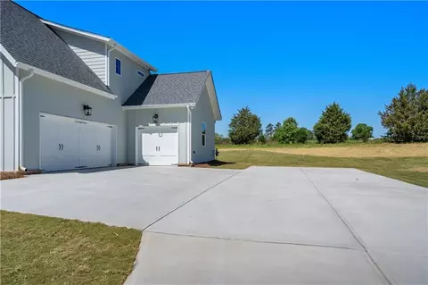 8 Ewing Way, Dacula, GA 30019 photo 2