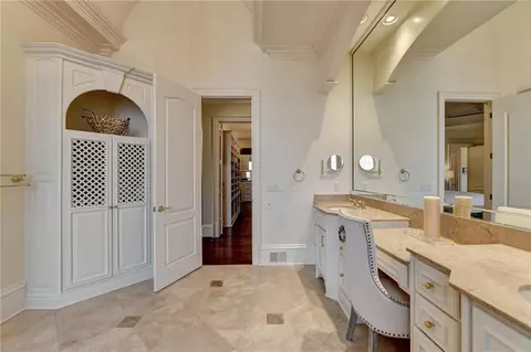 Bath - 8225 Royal Troon Dr, Duluth, GA 30097 photo 3 of 11