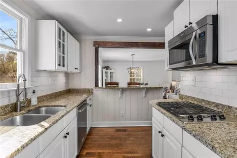 Kitchen - 2970 Surrey Ln, Chamblee, GA 30341 photo 4 of 6