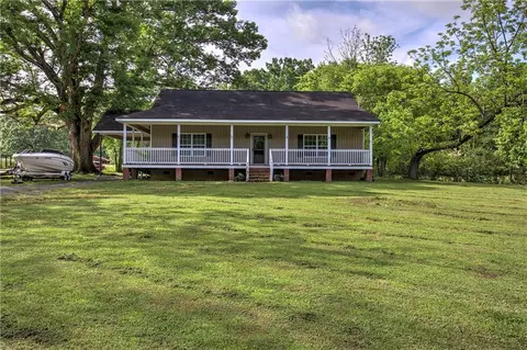 1798 Erwin Hill Rd SE, Adairsville, GA 30103