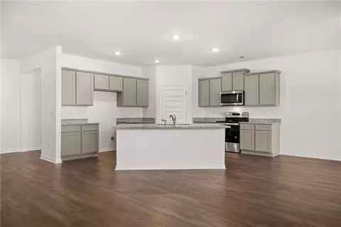 Kitchen - 744 Ralph Still Rd, Dacula, GA 30019 photo 2 of 5