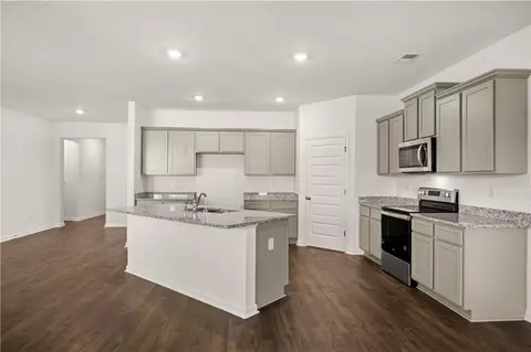 Kitchen - 744 Ralph Still Rd, Dacula, GA 30019 photo 3 of 5