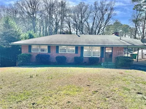 651 Valleyview Dr, Forest Park, GA 30297