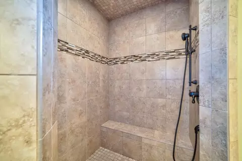 Bath - 741 Scenic Dr, Toccoa, GA 30577 photo 2 of 3
