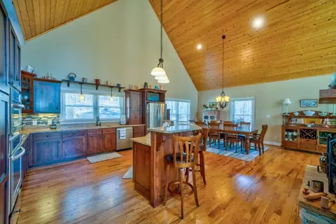 Kitchen - 741 Scenic Dr, Toccoa, GA 30577 photo 2 of 4