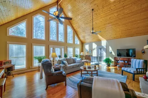 Living - 741 Scenic Dr, Toccoa, GA 30577 photo 1 of 2