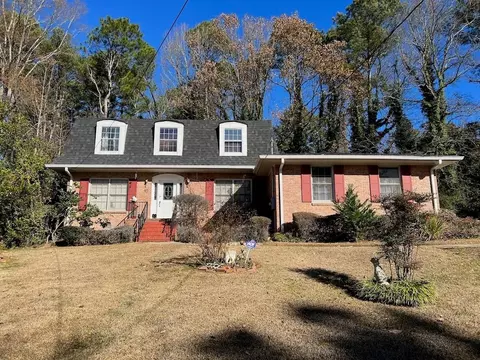 4512 Cherie Glen Trl, Stone Mountain, GA 30083