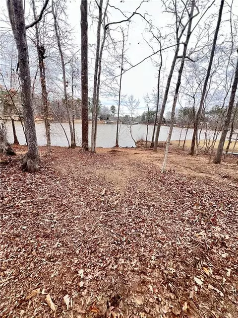 171 Landing Dr, Eatonton, GA 31024
