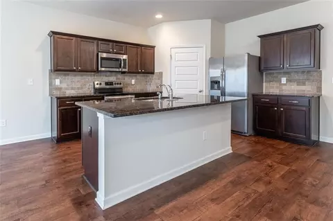 Kitchen - 1987 Roxey Ln, Winder, GA 30680 photo 1 of 5