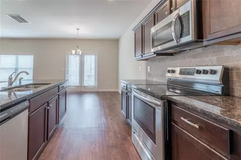 Kitchen - 1987 Roxey Ln, Winder, GA 30680 photo 3 of 5