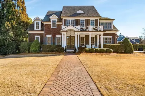 150 Newhaven Dr, Fayetteville, GA 30215