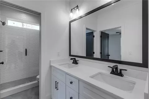 Bath - 115 Maddox Rd, Buford, GA 30518 photo 6 of 6