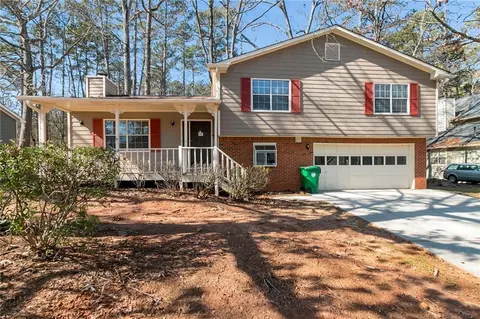 5710 Pennybrook Ct, Stone Mountain, GA 30087