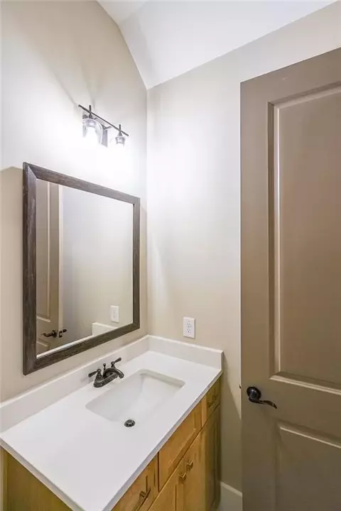 Bath - 1306 Dean Hill Rd, Monroe, GA 30655 photo 6 of 7