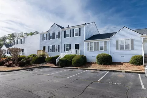 547 Harbor Lake Ct, Marietta, GA 30066