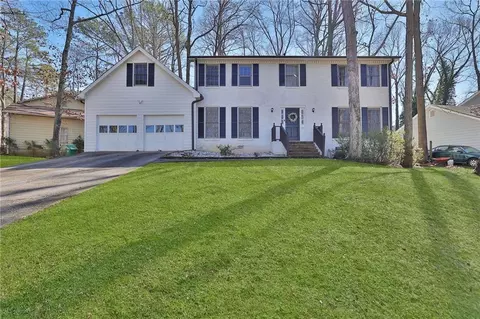 5073 Fieldgreen Xing, Stone Mountain, GA 30088