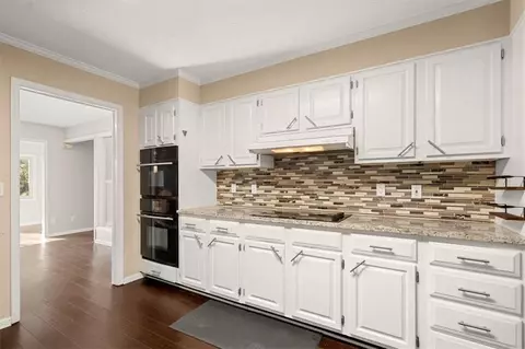 Kitchen - 4162 D Youville Trce, Chamblee, GA 30341 photo 4 of 4