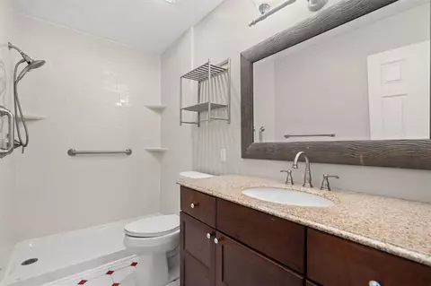 Bath - 4162 D Youville Trce, Chamblee, GA 30341 photo 2 of 4