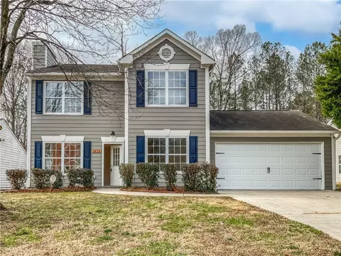8675 Valley Lakes Ln, Union City, GA 30291