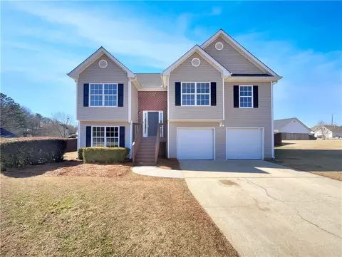 504 Hamlet Dr, Loganville, GA 30052