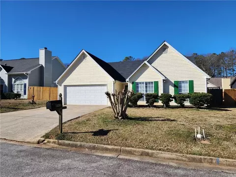 5927 Farmbrook Ln, Rex, GA 30273