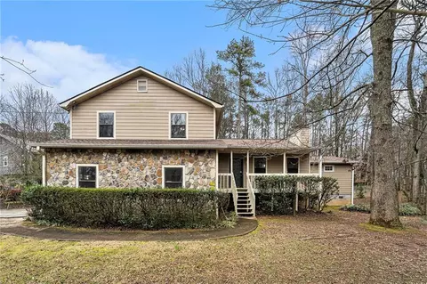 2759 Elaine Ct, Lithia Springs, GA 30122