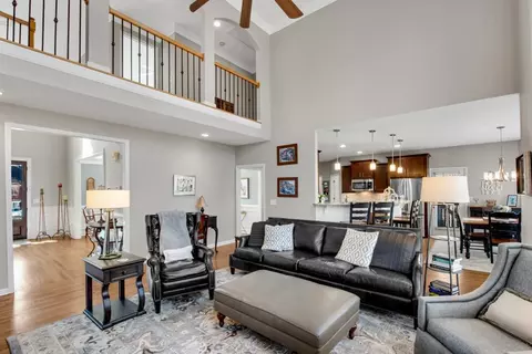 Living - 1741 River Bluff Vw, Duluth, GA 30097 photo 3 of 5