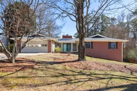 5480 Chanterella Ct SW, Lilburn, GA 30047
