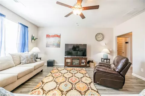 Living - 25 Bingley Ct, Covington, GA 30016 photo 4 of 5