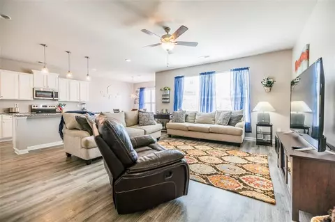 Living - 25 Bingley Ct, Covington, GA 30016 photo 1 of 5