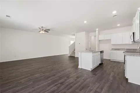 Kitchen - 405 Oakmere Ct, Hampton, GA 30228 photo 3 of 5