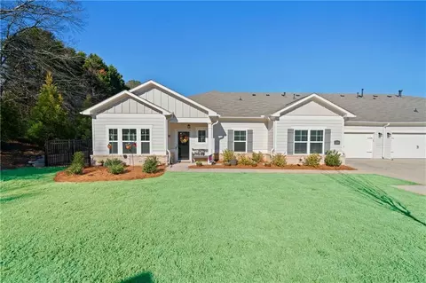 2546 Rathburn Cir, Loganville, GA 30052