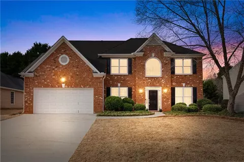 3015 Chadbourne Trl, Alpharetta, GA 30004